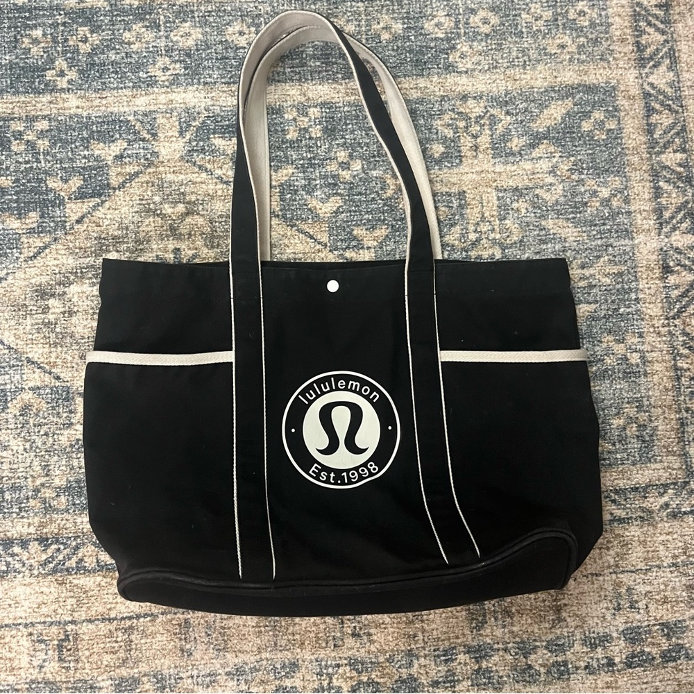 🚨 ‼️ SOLD‼️🚨lululemon Daily Multi-Pocket Canvas Tote Bag 20L Logo Black